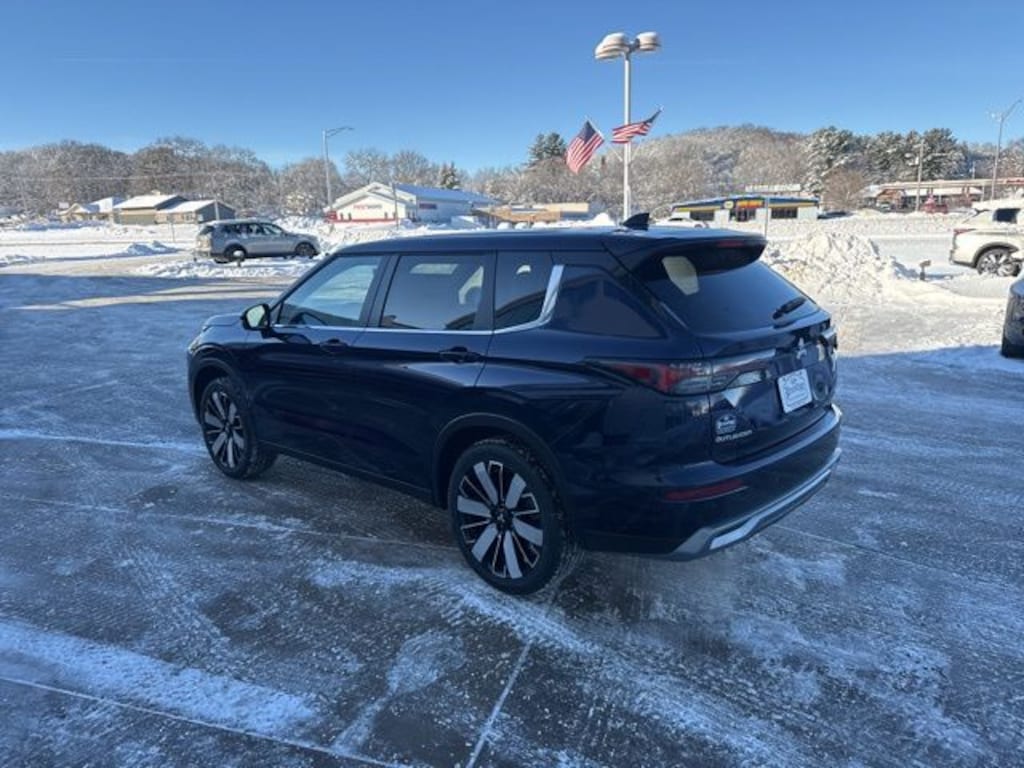New 2025 Mitsubishi Outlander SE SUV