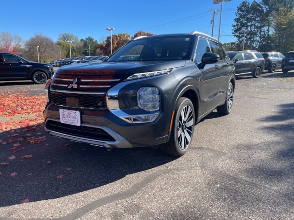 New 2025 Mitsubishi Outlander SEL SUV