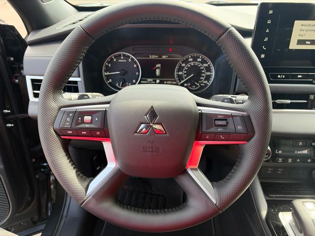 2026 Mitsubishi Outlander LE - Photo 13