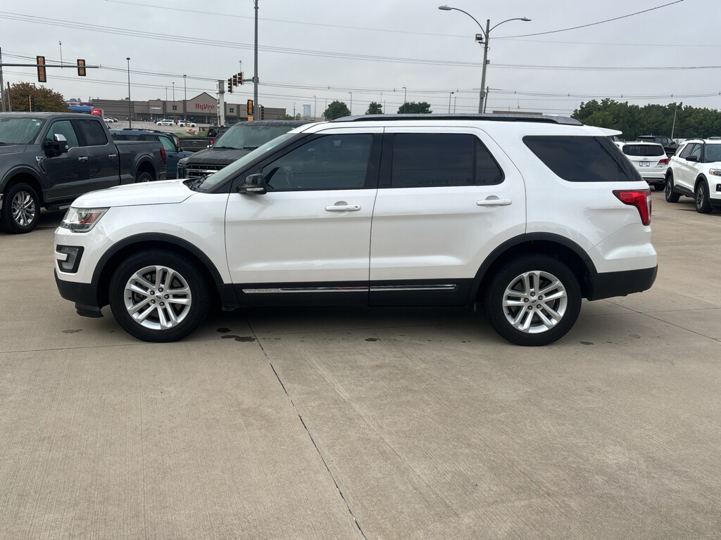 Used 2017 Ford Explorer XLT SUV