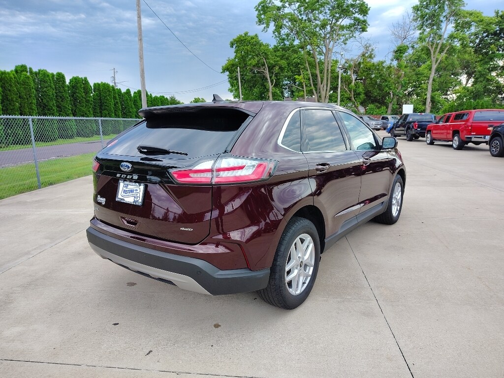 Used 2024 Ford Edge SEL SUV