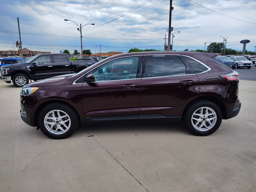 Used 2024 Ford Edge SEL SUV