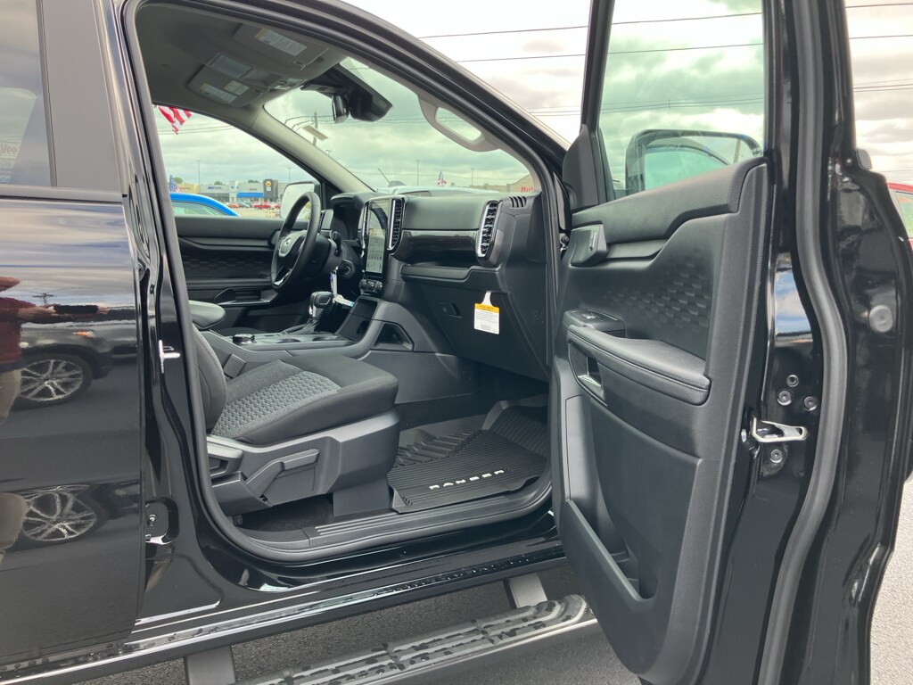 2025 Ford Ranger XLT photo 3