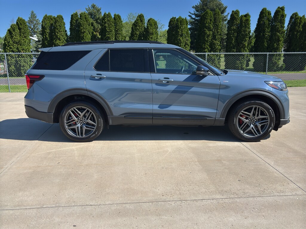 Used 2025 Ford Explorer ST-Line SUV