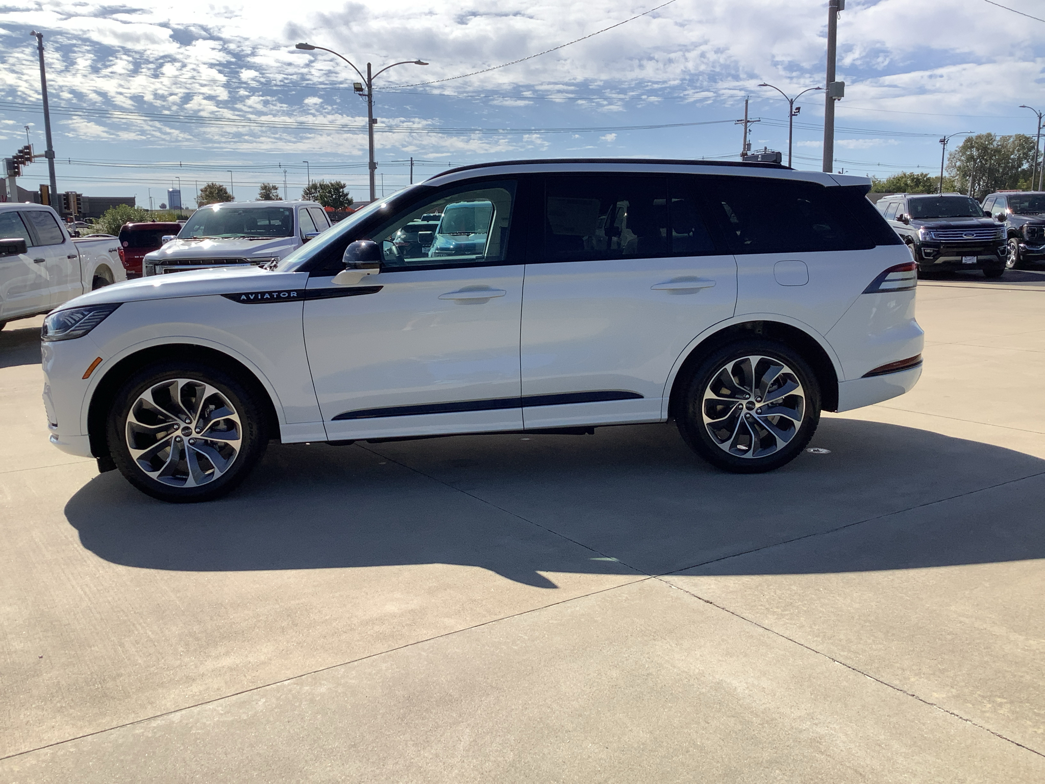 New 2027 Lincoln Aviator Premiere SUV