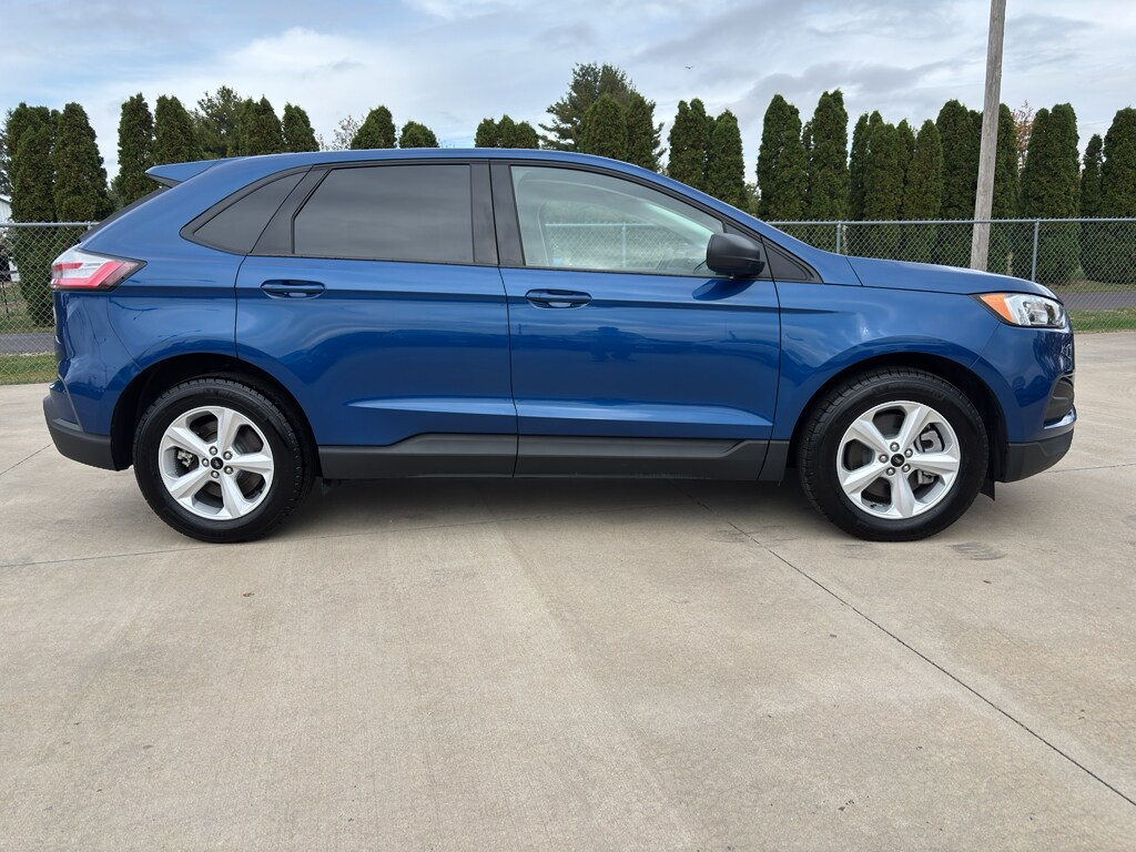 Used 2024 Ford Edge SE SUV