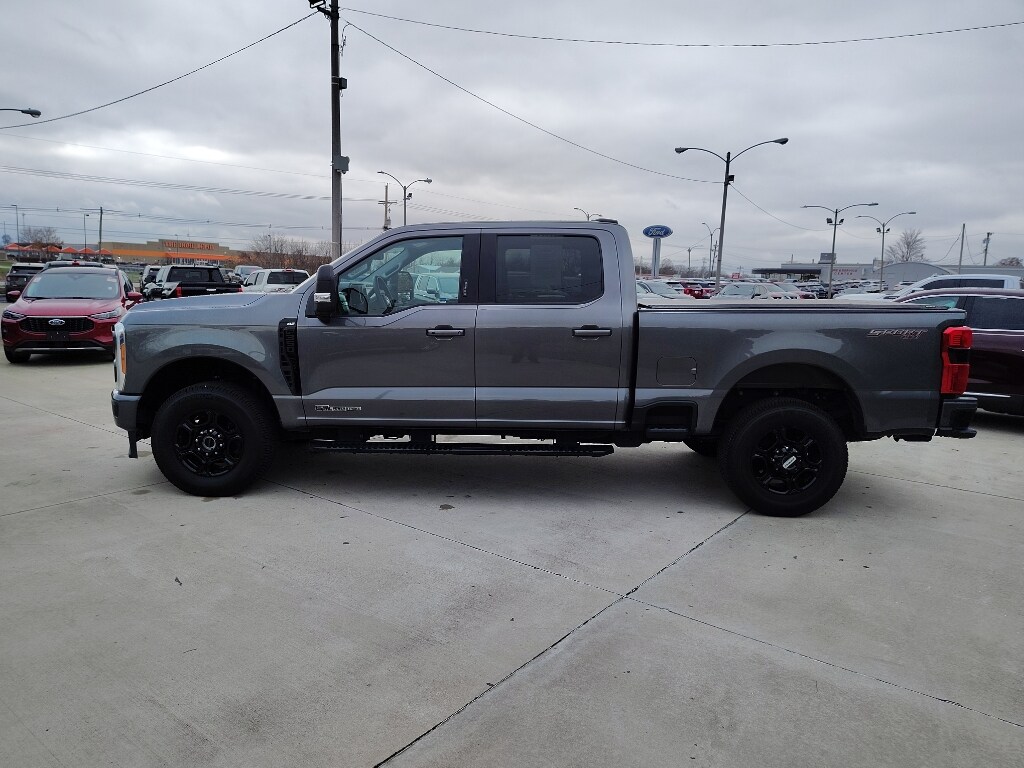 Used 2023 Ford F-350 XLT Truck Crew Cab