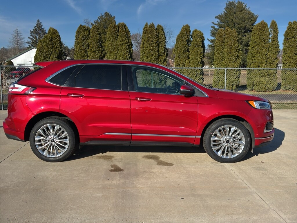 Used 2022 Ford Edge Titanium SUV
