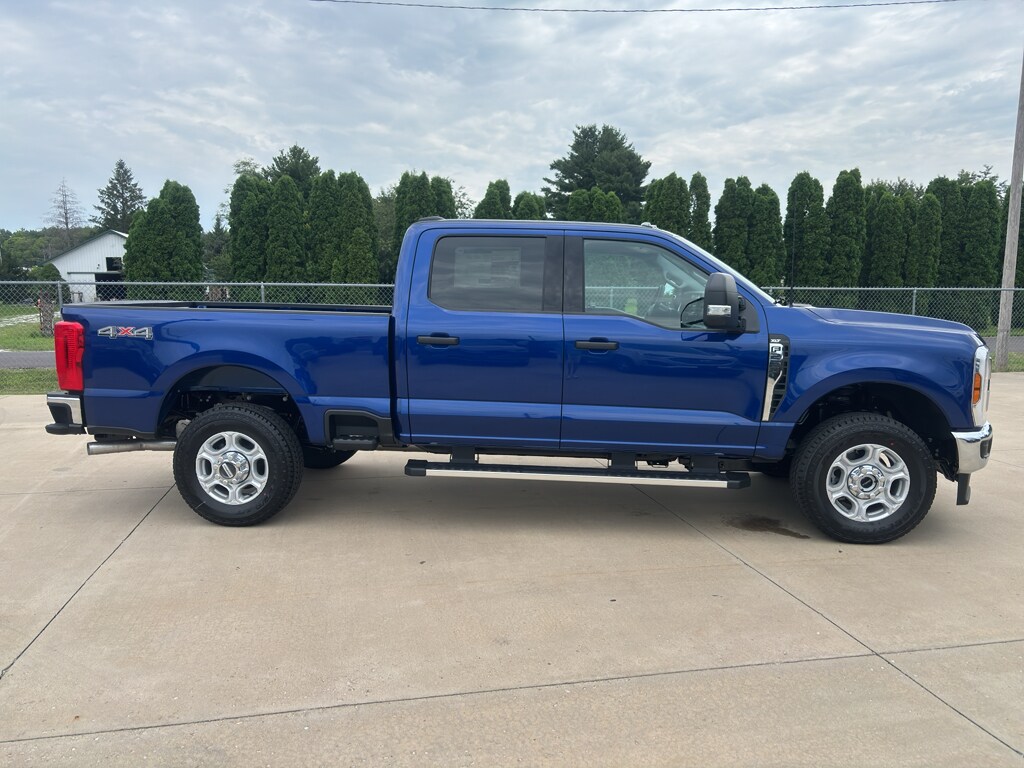 New 2026 Ford F-250 XLT Truck Crew Cab
