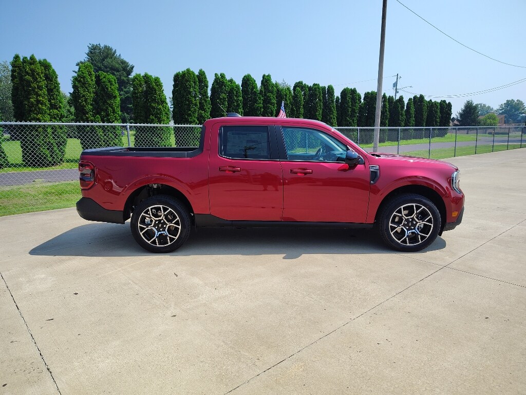 2025 Ford Maverick Lariat photo 2