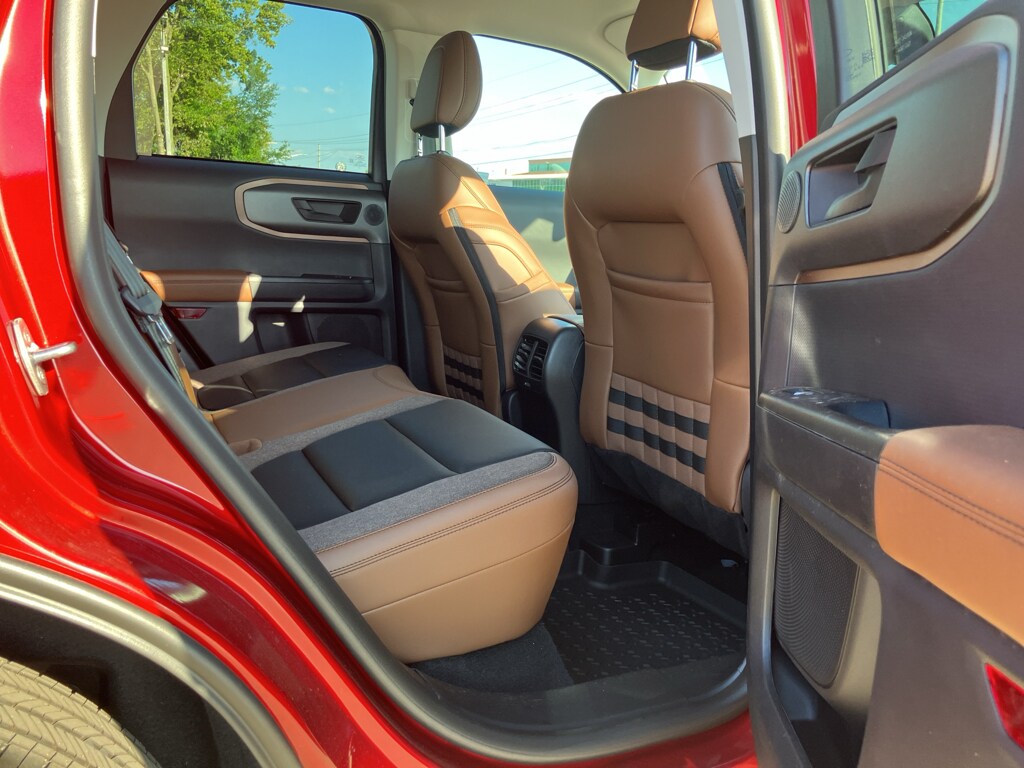 2025 Ford Bronco Sport Outer Banks photo 4