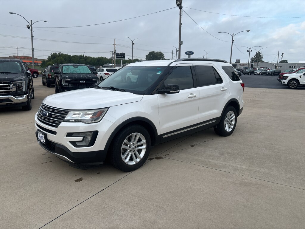 Used 2017 Ford Explorer XLT SUV
