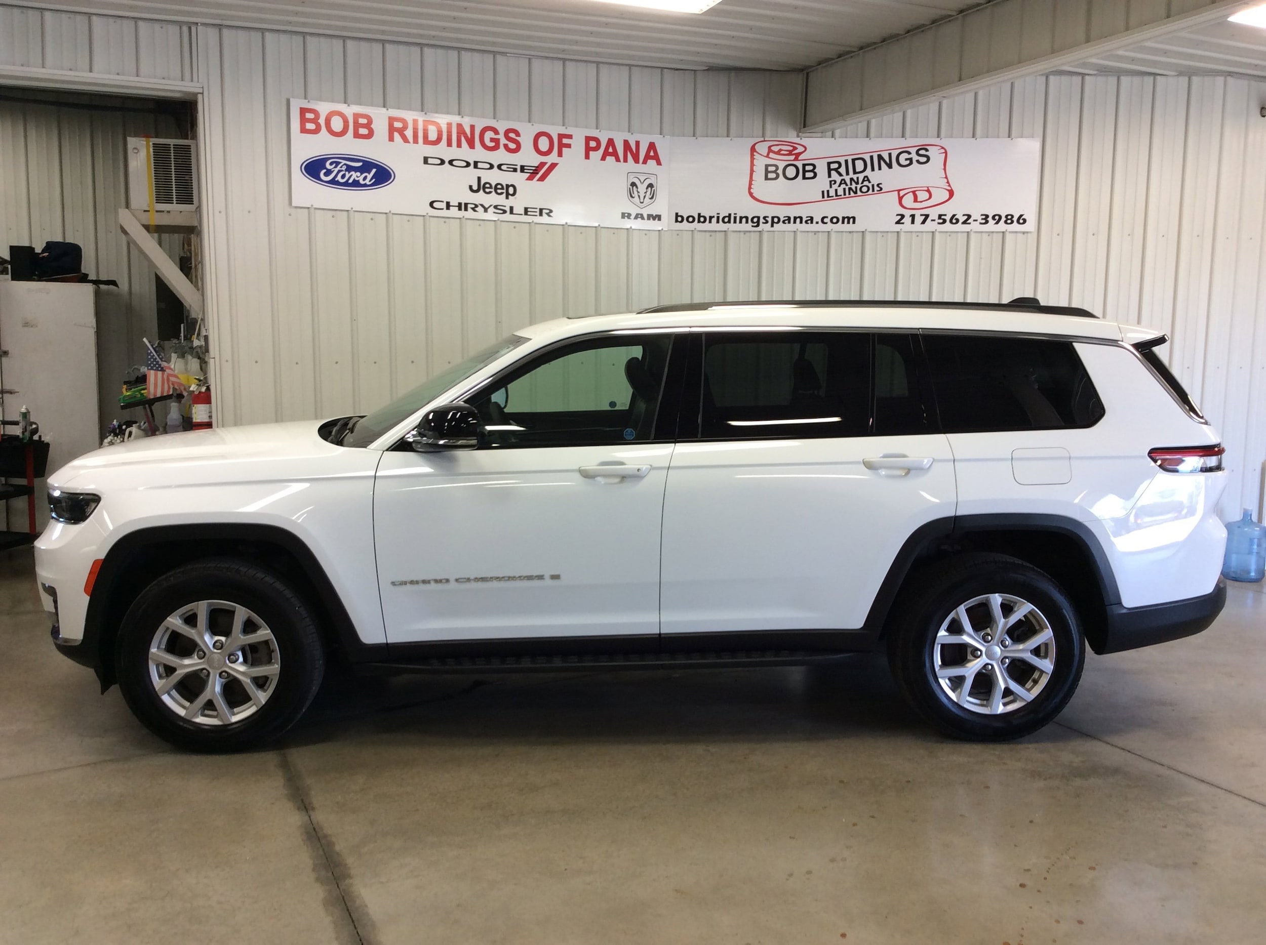 Used 2023 Jeep Grand Cherokee L Limited with VIN 1C4RJKBG2P8911596 for sale in Pana, IL