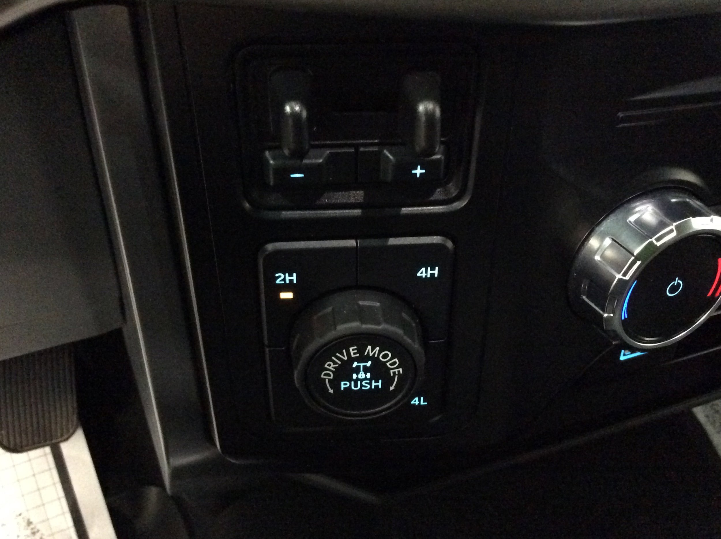 2024 Ford F-150 XLT - Photo 23