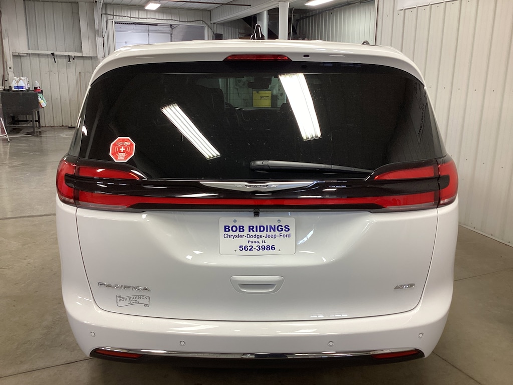 New 2026 Chrysler Pacifica Select Van Passenger Van