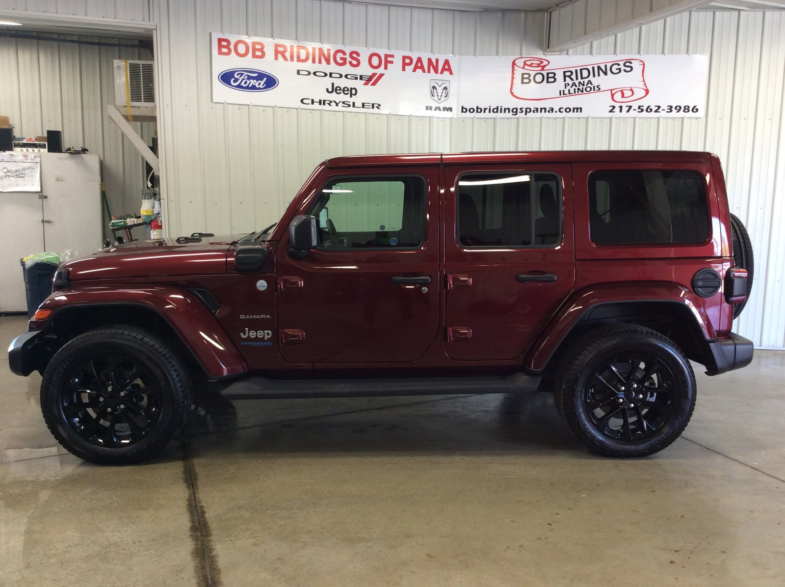 2021 Jeep Wrangler Unlimited Sahara photo 2