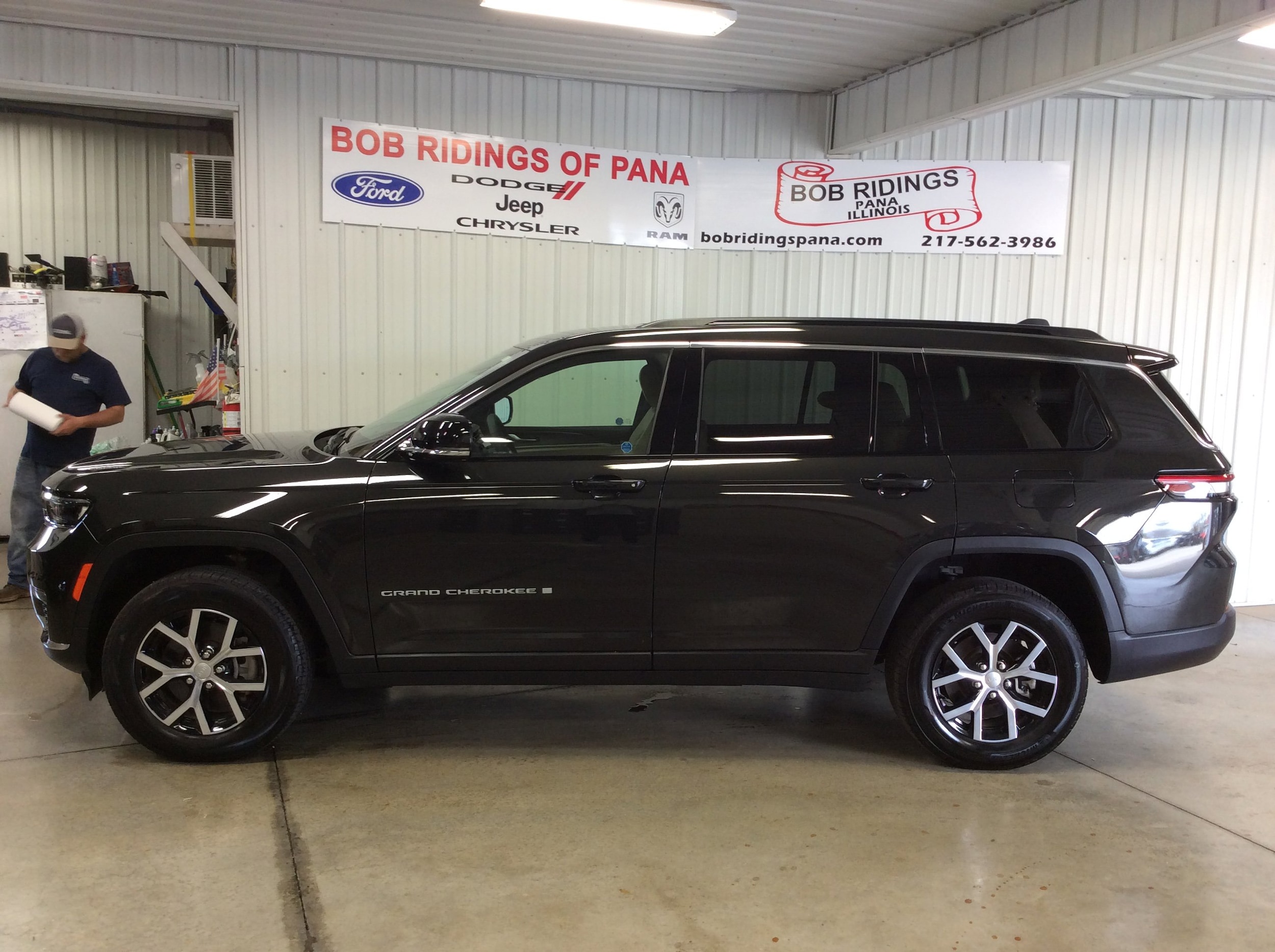 Used 2024 Jeep Grand Cherokee L Limited with VIN 1C4RJKBG6R8519160 for sale in Pana, IL