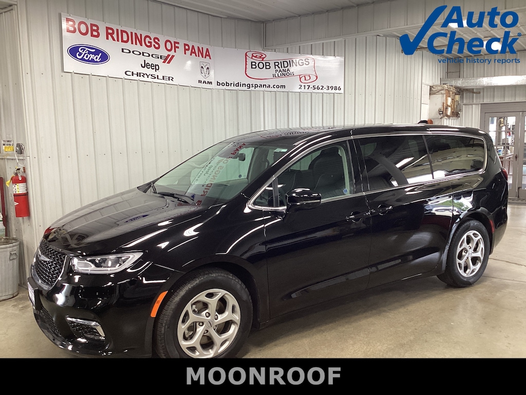 Used 2024 Chrysler Pacifica Limited Van Passenger Van