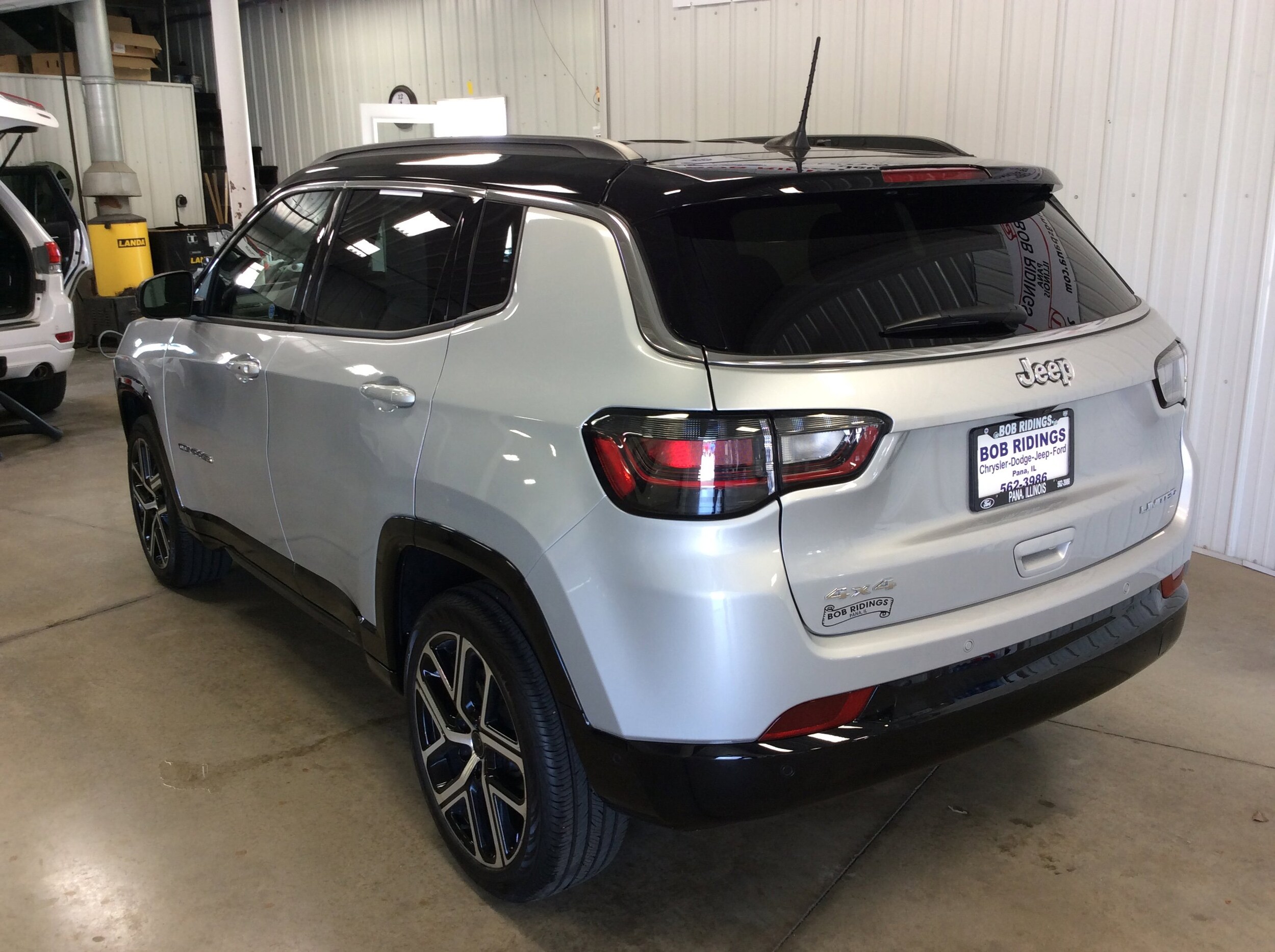 2025 Jeep Compass Limited photo 3