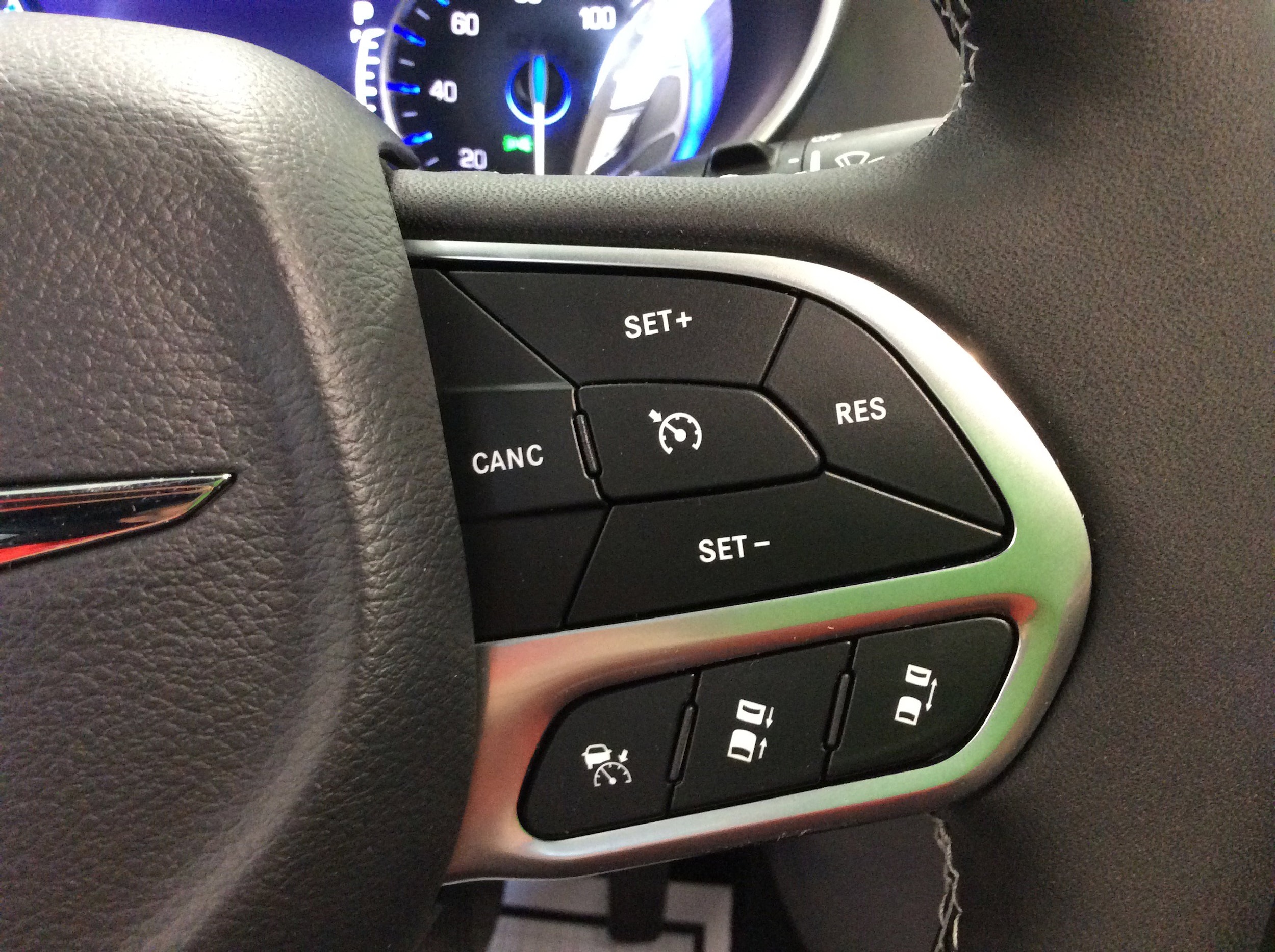 2025 Chrysler Voyager LX - Photo 23