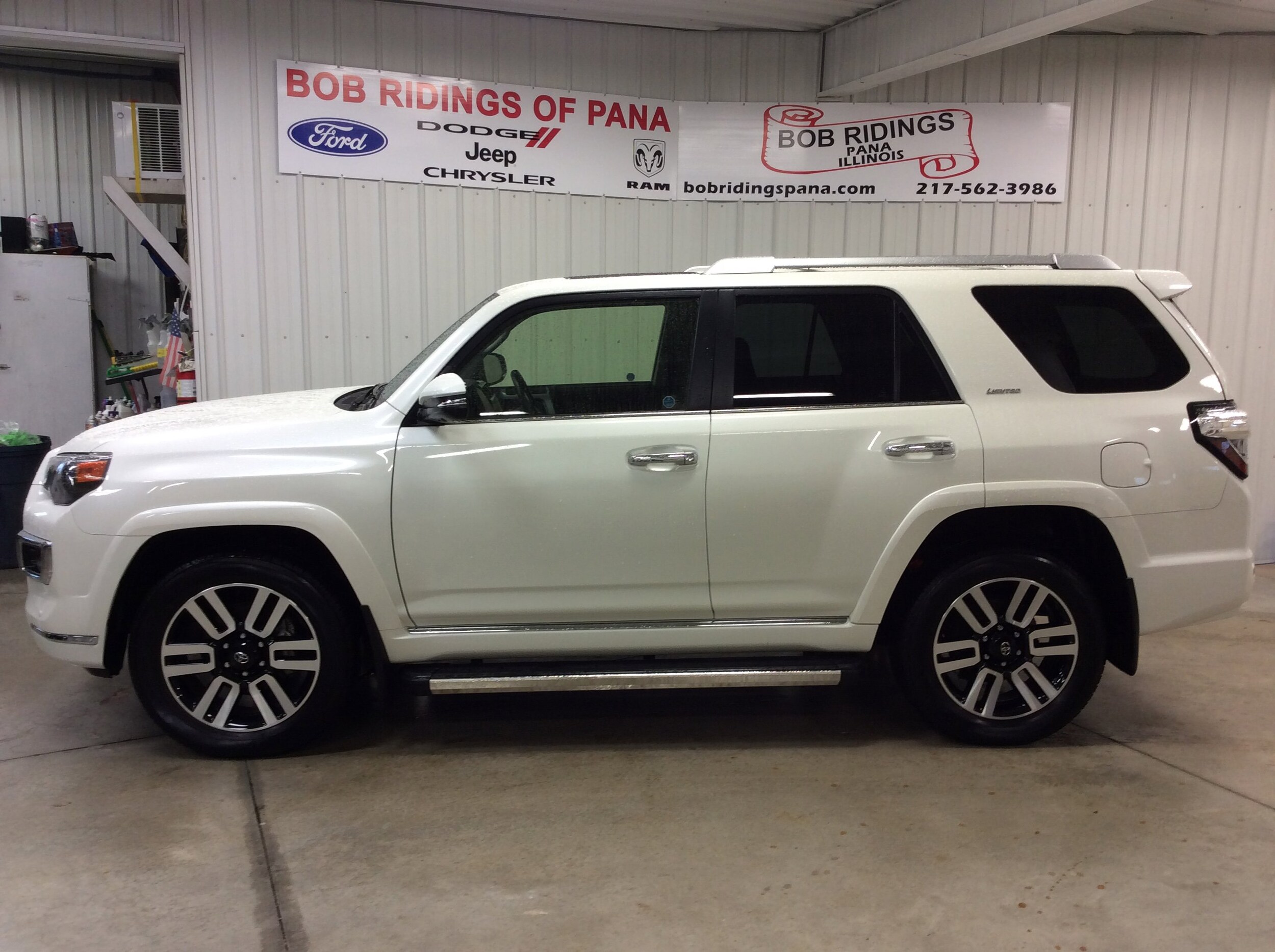 2023 Toyota 4Runner Limited photo 2