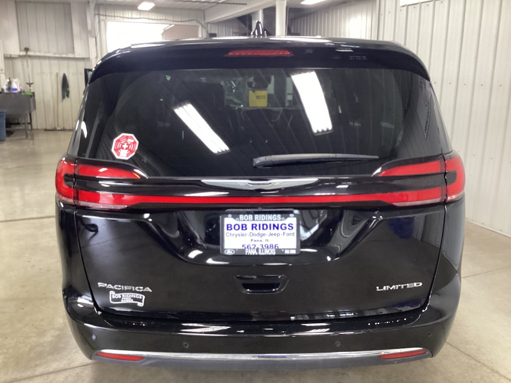 Used 2024 Chrysler Pacifica Limited Van Passenger Van