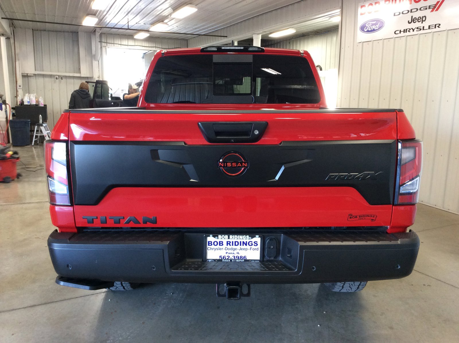 2024 Nissan Titan PRO-4X photo 4