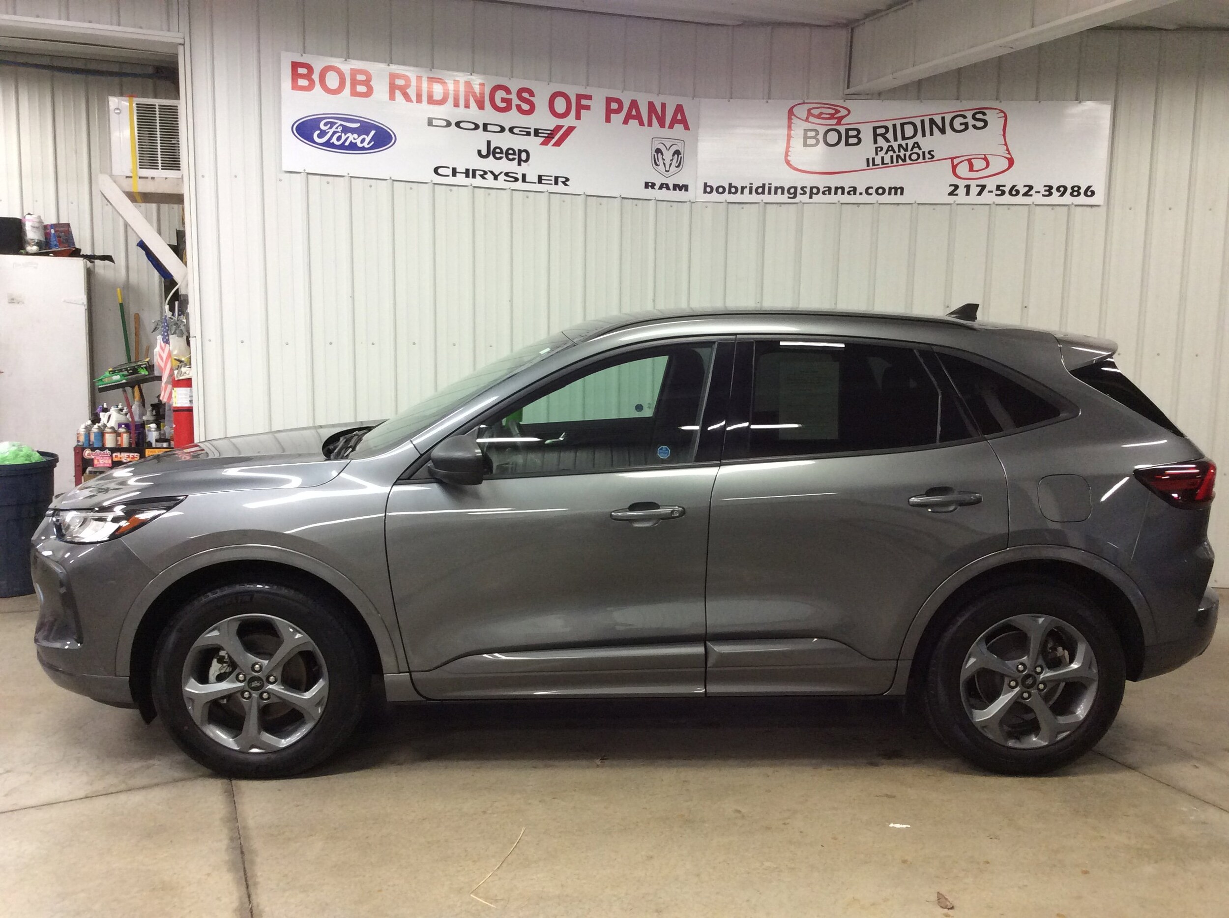 2023 Ford Escape ST-Line photo 2