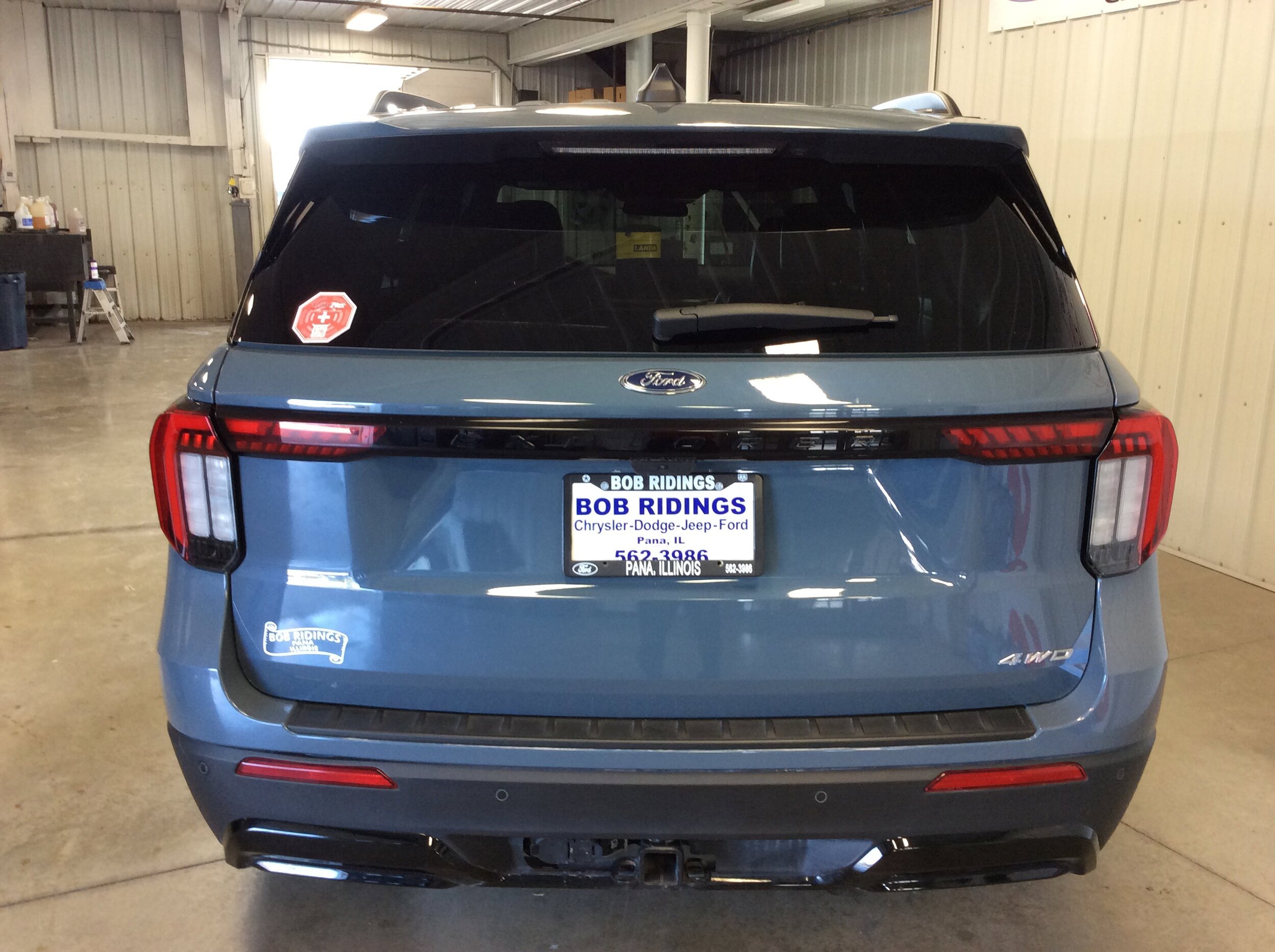 2025 Ford Explorer ST-Line photo 4