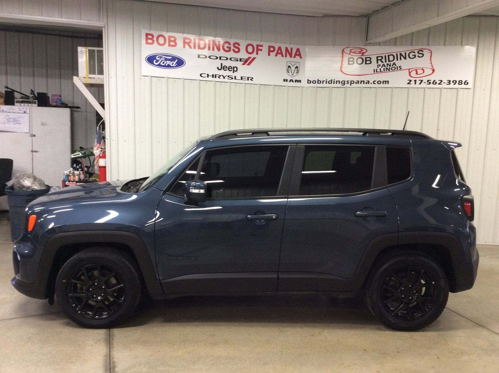 Used 2020 Jeep Renegade Altitude with VIN ZACNJABB2LPL33853 for sale in Pana, IL