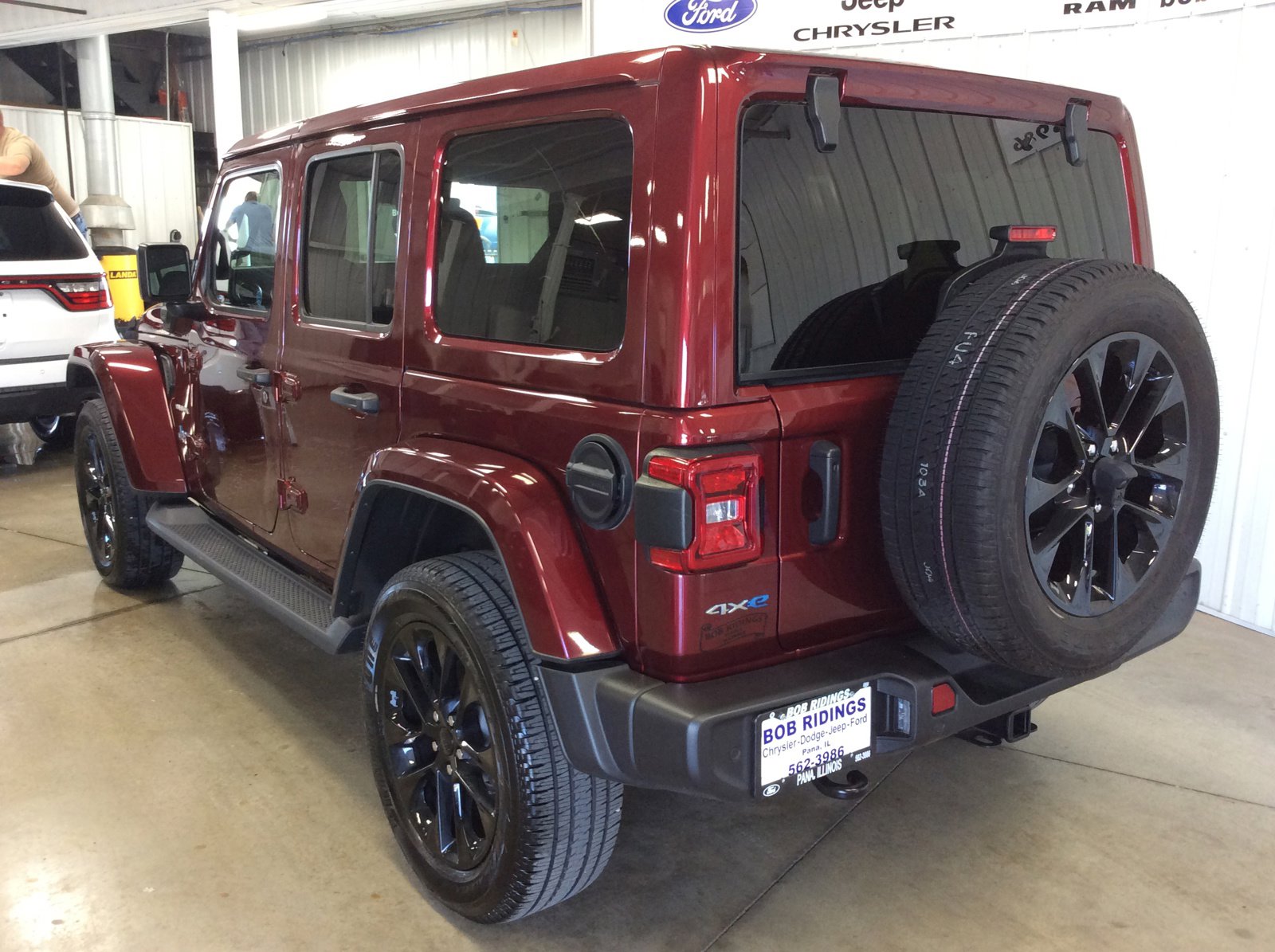 2021 Jeep Wrangler Unlimited Sahara photo 3