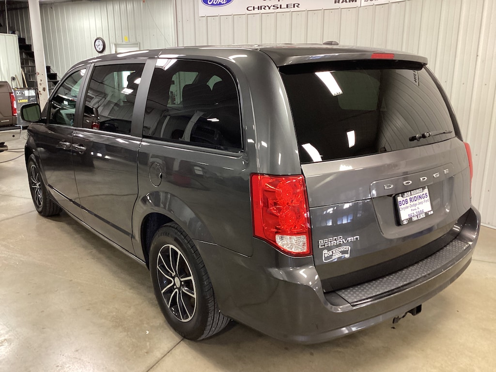 Used 2019 Dodge Grand Caravan SE Plus Van Passenger Van