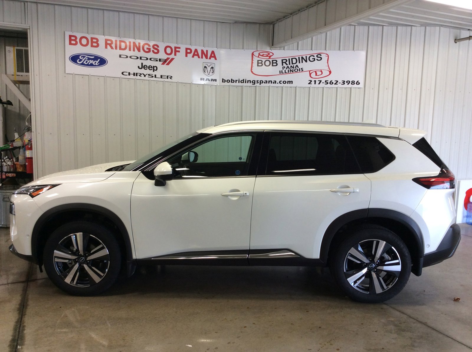 Used 2023 Nissan Rogue SL with VIN 5N1BT3CB3PC834055 for sale in Pana, IL