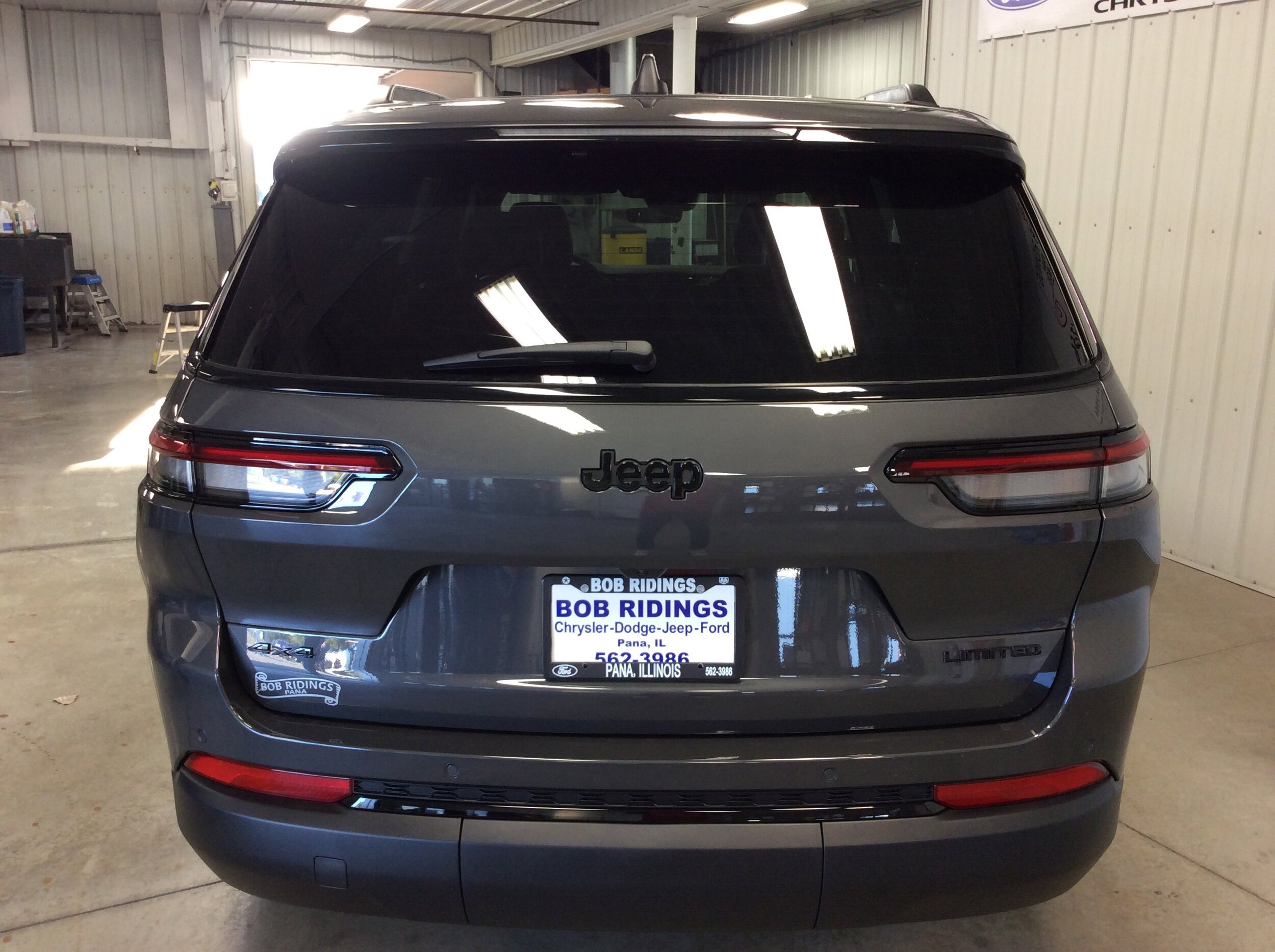 2025 Jeep Grand Cherokee Limited photo 3