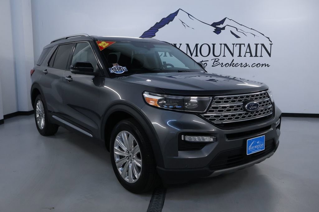 2022 Ford Explorer Limited's photo