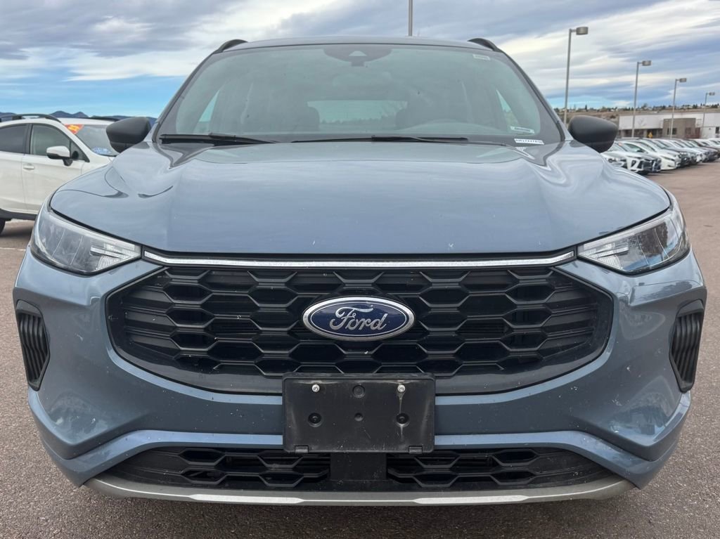 2023 Ford Escape ST-Line photo 2