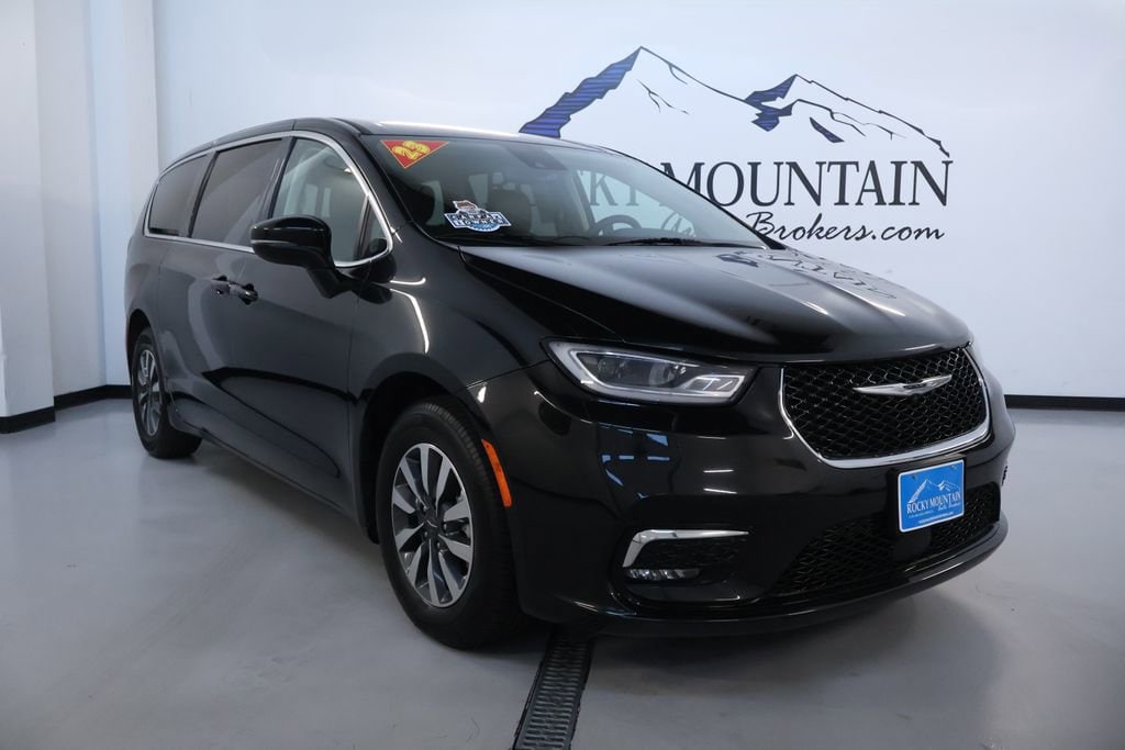 2023 Chrysler Pacifica Hybrid Touring L