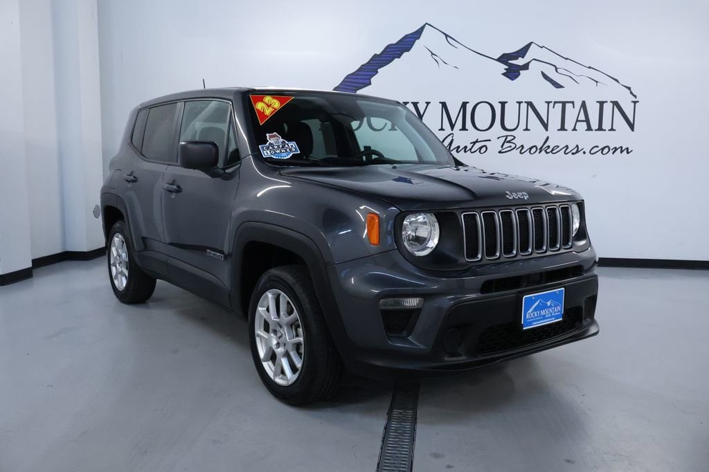 2023 Jeep Renegade Latitude 4x4's photo