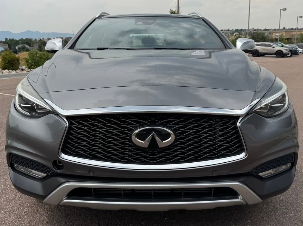 2019 Infiniti QX30 Essential photo 2
