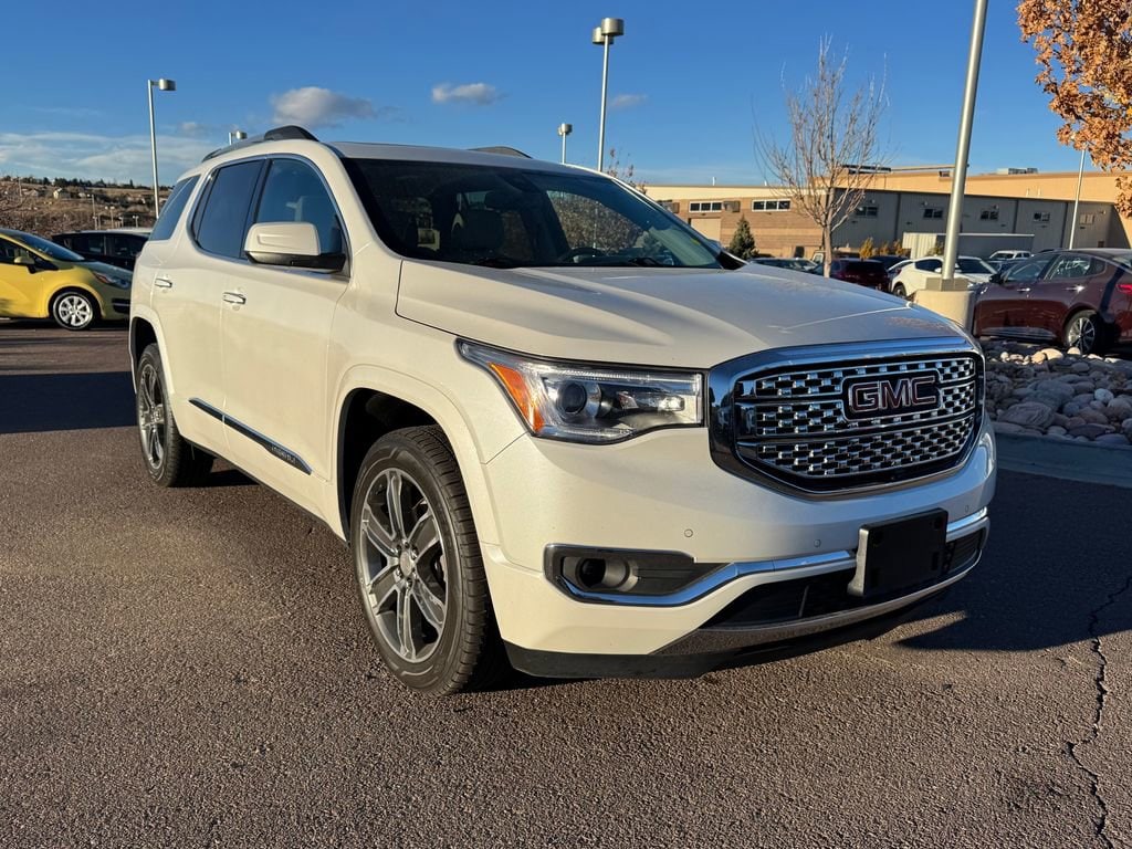 2019 GMC Acadia Denali's photo