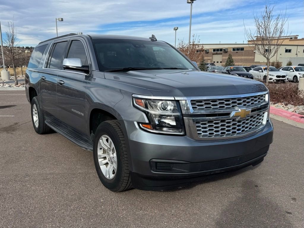2019 Chevrolet Suburban LT's photo