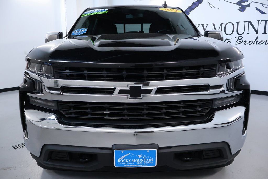 2021 Chevrolet Silverado LT photo 2