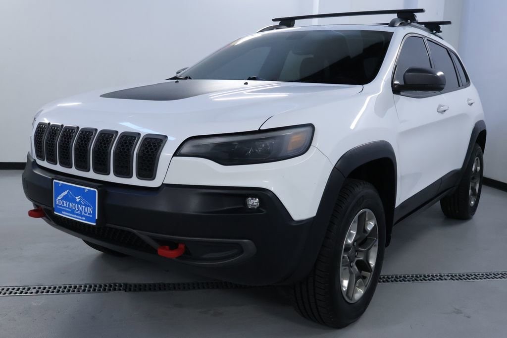 View vehicle photo 3