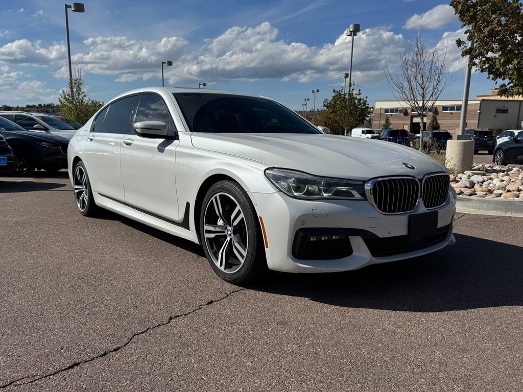 2016 BMW 7 Series 750i xDrive's photo