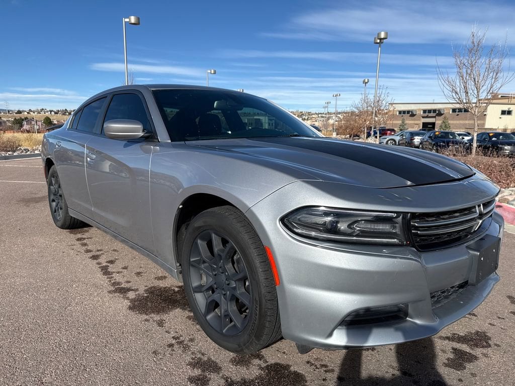 2016 Dodge Charger SE's photo