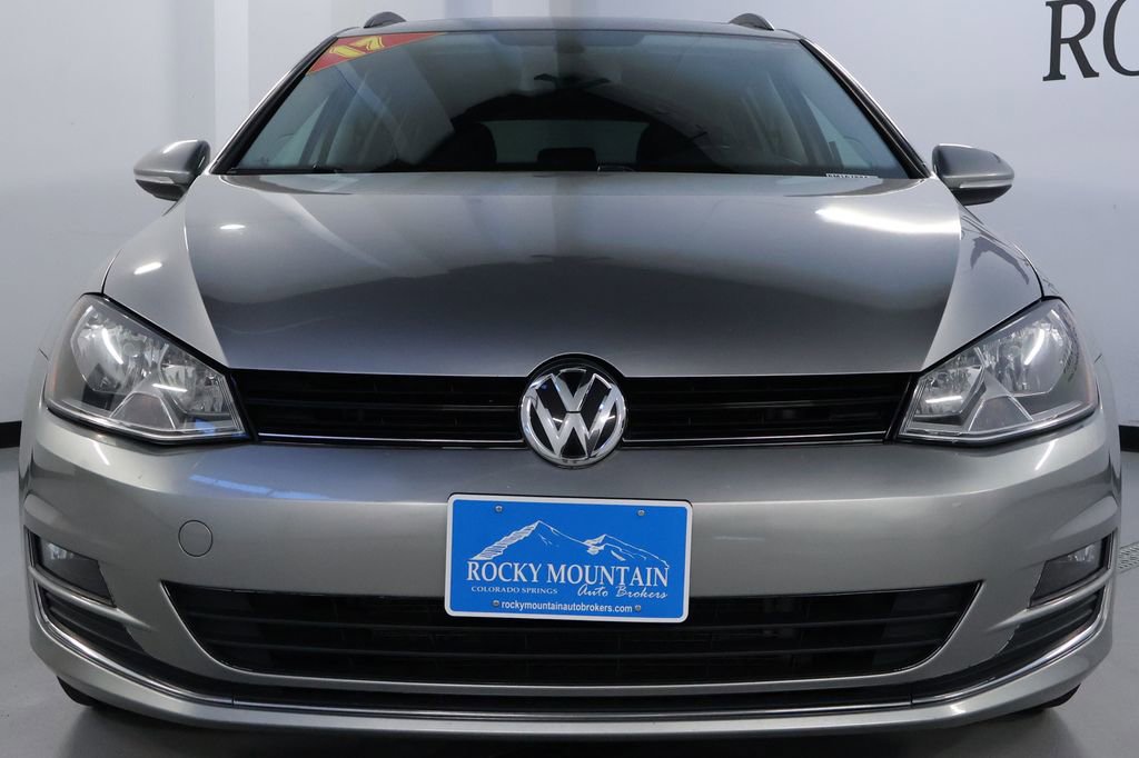 2017 Volkswagen Golf SportWagen SEL photo 2