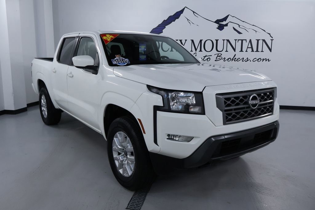 2024 Nissan Frontier SV's photo