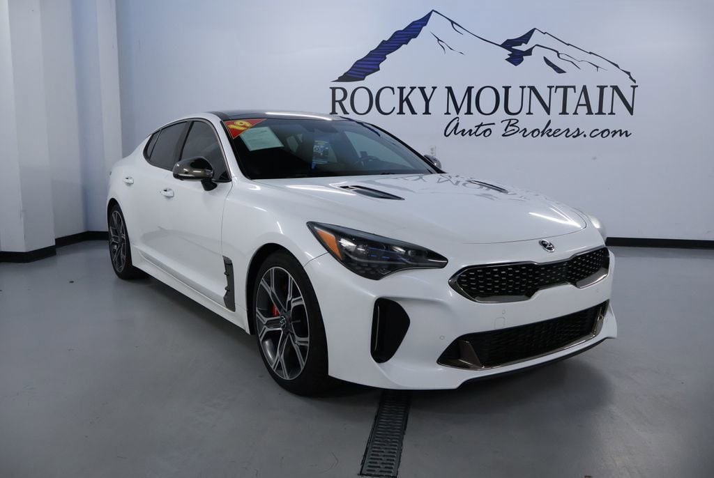 2019 Kia Stinger GT2's photo