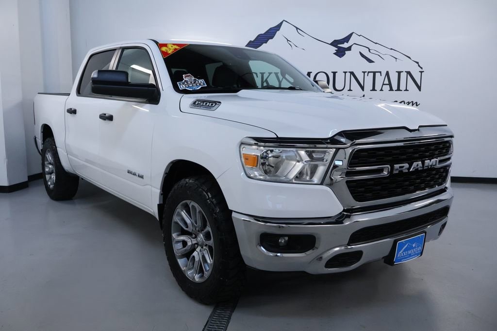 2024 RAM 1500 Big Horn/Lone Star 4x4 Crew Cab 5'7's photo