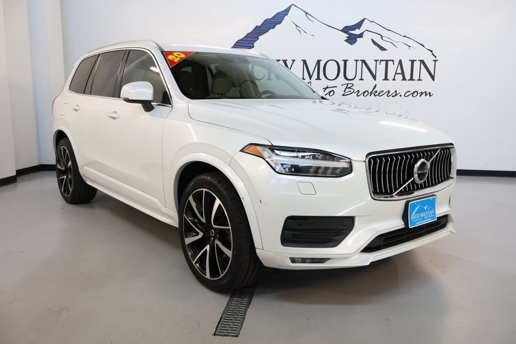2020 Volvo XC90 T6 Momentum AWD's photo